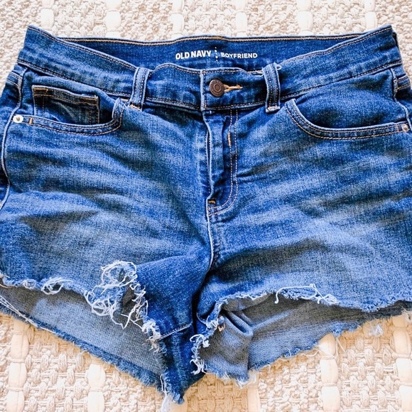 Old Navy Pants - ✨Old Navy Boyfriend Distressed Denim Jean Shorts